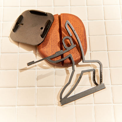 Yoga-inspired candle holder representing balance and power, handcrafted by Zeugman.